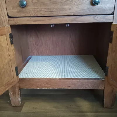 LOT 134: Broyhill Attic Heirlooms Nightstand with Queen Size Wood Headboard