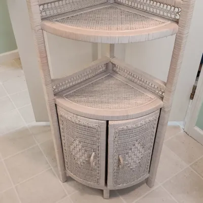 LOT 124: Corner Wicker 5ft Bath Cabinet