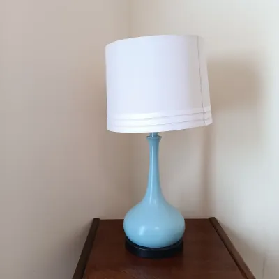 LOT 112: Blue Teardrop-Style Table Lamp with Side Table
