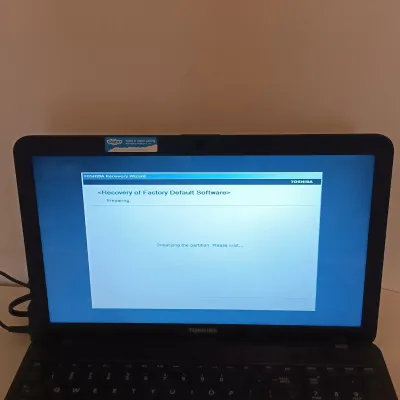 LOT 111: Toshiba Satellite C855-S5214 Laptop 500GB 4GB RAM