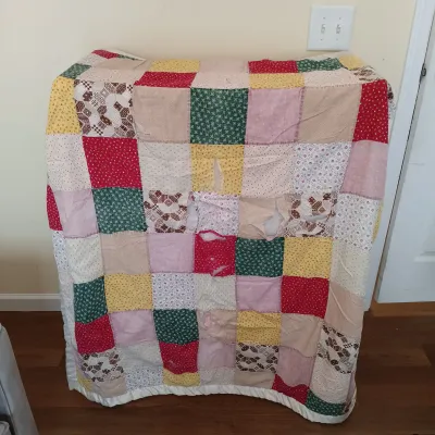 LOT 122: Vintage Quilt with Framed Embroidery, Vera Bradley Throw Blanket, Crocheted Blankets & More