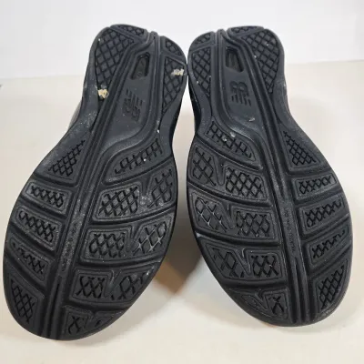 LOT 172: Variety of Women's Shoes