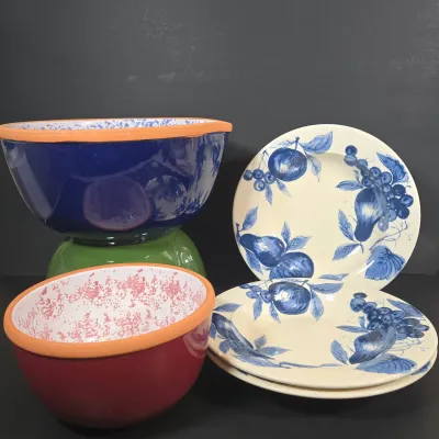 LOT 93: Speckled Sponge Ware Clay Pottery Mixing Bowls/ Blue Bowl has Spout/ and Vintage Pier 1 Melinda Italian Earthenware Bowls
