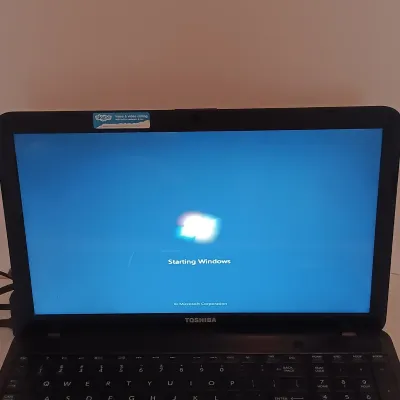 LOT 111: Toshiba Satellite C855-S5214 Laptop 500GB 4GB RAM