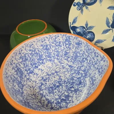 LOT 93: Speckled Sponge Ware Clay Pottery Mixing Bowls/ Blue Bowl has Spout/ and Vintage Pier 1 Melinda Italian Earthenware Bowls