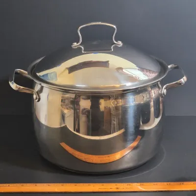 LOT 34: Belgique Gourmet Tools of the Trade Stock Pot and Set of T-fal Pots