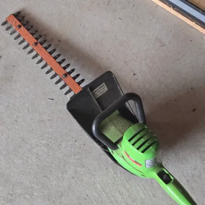 LOT 129: Garage Finds/ Rechargeable, Cordless Tools