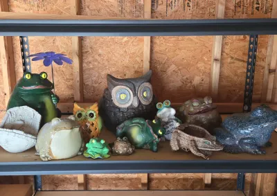 LOT 127: Garage Finds/ Multiple Frog and 2 Owl Garden Statues