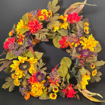 LOT 91: Faux Flower Decor, Vintage Clear and Frosted Leaf-shaped Decorative Bowl, Ceramic Frog Figurines, and More