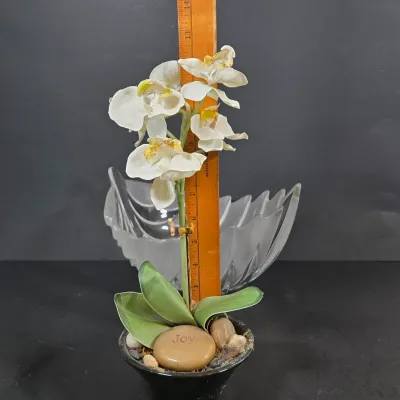 LOT 91: Faux Flower Decor, Vintage Clear and Frosted Leaf-shaped Decorative Bowl, Ceramic Frog Figurines, and More