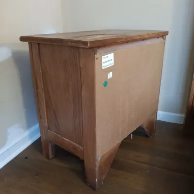 LOT 134: Broyhill Attic Heirlooms Nightstand with Queen Size Wood Headboard