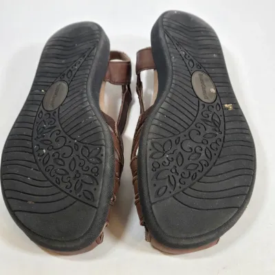 LOT 107: Variety of Women's Shoes