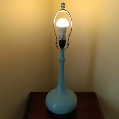 LOT 112: Blue Teardrop-Style Table Lamp with Side Table