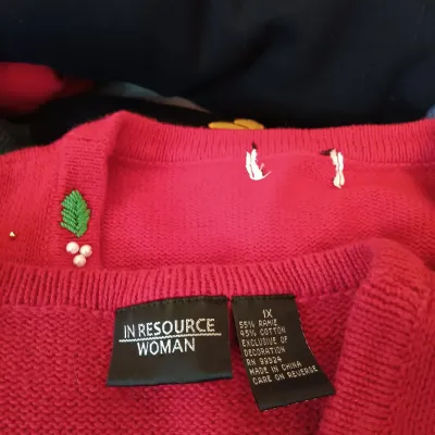 LOT 109: Collection of Women's Christmas Sweaters / Vests Sizes Petite Large - 2XL