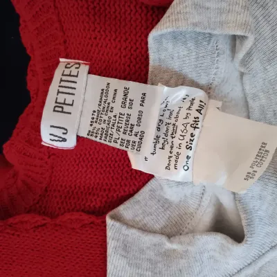 LOT 109: Collection of Women's Christmas Sweaters / Vests Sizes Petite Large - 2XL
