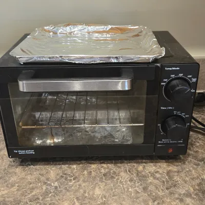 LOT 95: Cuisinart Food Processor and Compact Countertop Toaster Oven