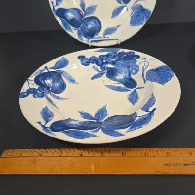 LOT 93: Speckled Sponge Ware Clay Pottery Mixing Bowls/ Blue Bowl has Spout/ and Vintage Pier 1 Melinda Italian Earthenware Bowls