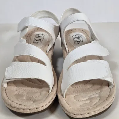 LOT 107: Variety of Women's Shoes