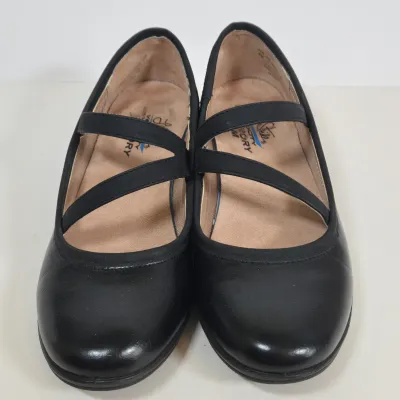 LOT 107: Variety of Women's Shoes