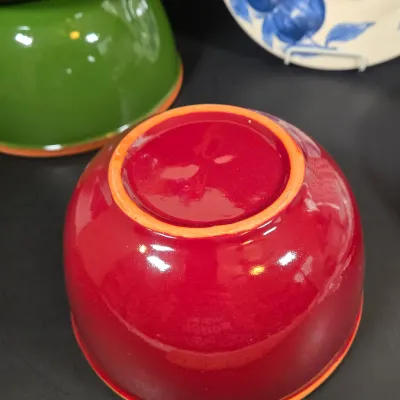 LOT 93: Speckled Sponge Ware Clay Pottery Mixing Bowls/ Blue Bowl has Spout/ and Vintage Pier 1 Melinda Italian Earthenware Bowls