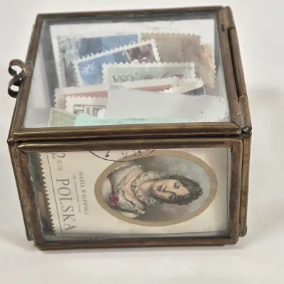 LOT 105: Collection of Postal Stamps