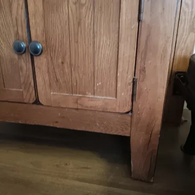 LOT 134: Broyhill Attic Heirlooms Nightstand with Queen Size Wood Headboard