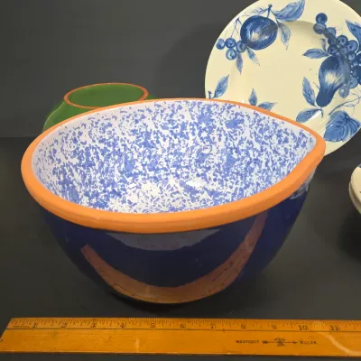 LOT 93: Speckled Sponge Ware Clay Pottery Mixing Bowls/ Blue Bowl has Spout/ and Vintage Pier 1 Melinda Italian Earthenware Bowls