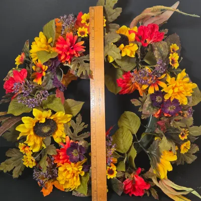 LOT 91: Faux Flower Decor, Vintage Clear and Frosted Leaf-shaped Decorative Bowl, Ceramic Frog Figurines, and More