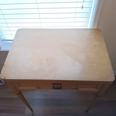 LOT 16: Singer Slant-O-Matic 401A Sewing Machine in Table with Bench & Crafting Accessories