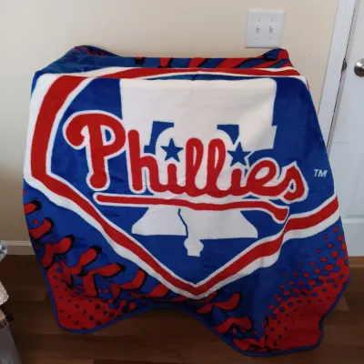 LOT 122: Vintage Quilt with Framed Embroidery, Vera Bradley Throw Blanket, Crocheted Blankets & More