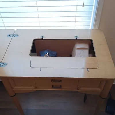 LOT 16: Singer Slant-O-Matic 401A Sewing Machine in Table with Bench & Crafting Accessories