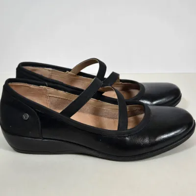 LOT 107: Variety of Women's Shoes