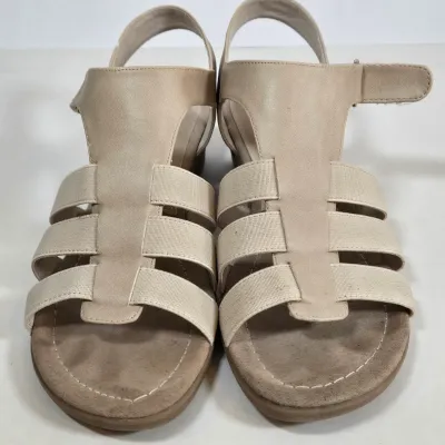 LOT 107: Variety of Women's Shoes