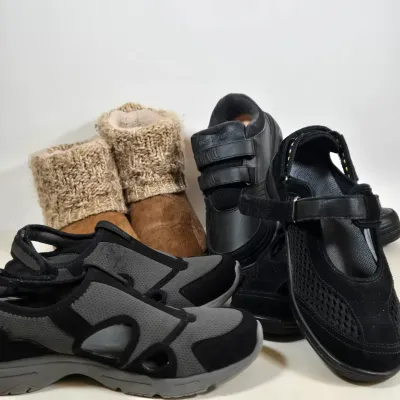 LOT 172: Variety of Women's Shoes
