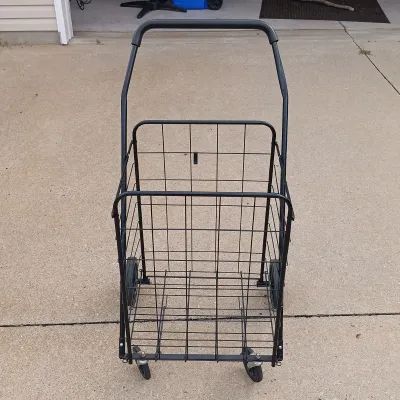 LOT 126: Gorilla Carts Yard Wagon, Climb Cart & Collapsible Storage Cart