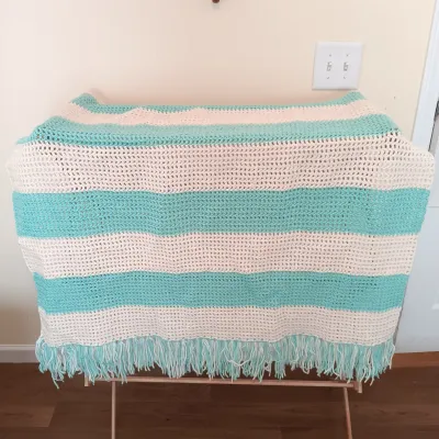 LOT 122: Vintage Quilt with Framed Embroidery, Vera Bradley Throw Blanket, Crocheted Blankets & More