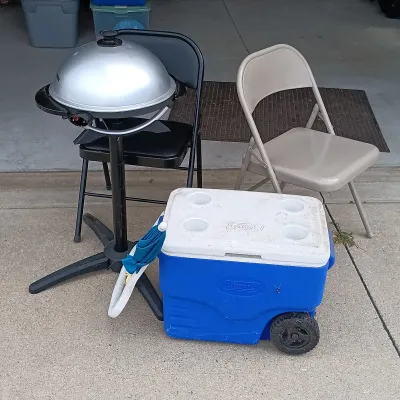 LOT 60: Coleman 40qt Wheeled Cooler, George Forman Electric Grill, Folding Chairs & Mini Chair Umbrella