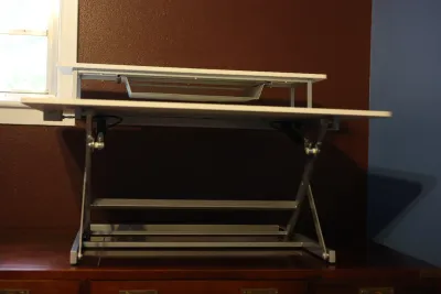 Adjustable Sit-Stand Desktop Workstation / Desk Riser