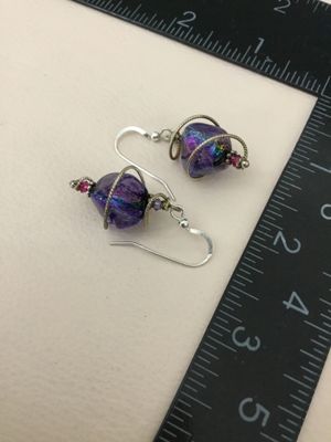 Gorgeous, 925 sterling silver art glass swirly earrings