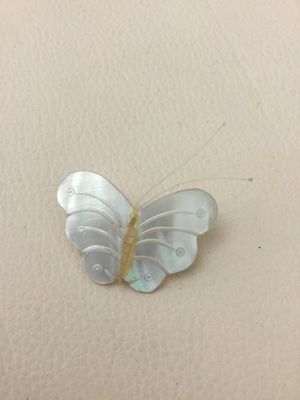 Super cute mother of pearl carved butterfly pin/brooch