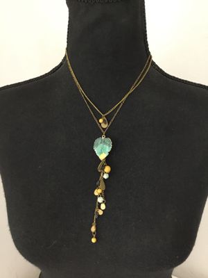 Beautiful, vintage bronze, toned enamel leaf necklace