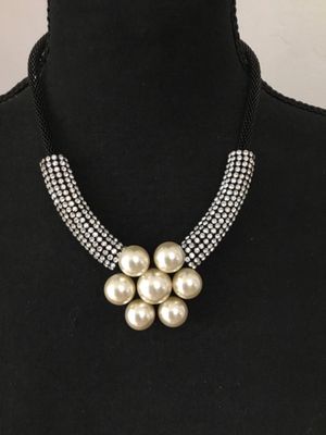 Beautiful gun, metal gray, crystal rhinestone, faux, pearl flower statement, necklace