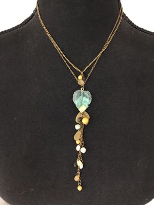 Beautiful, vintage bronze, toned enamel leaf necklace