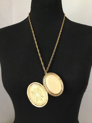 Beautiful, vintage, goldtone, large, locket and chain