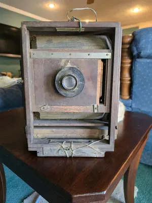 Sale Photo Thumbnail #142: Antique camera