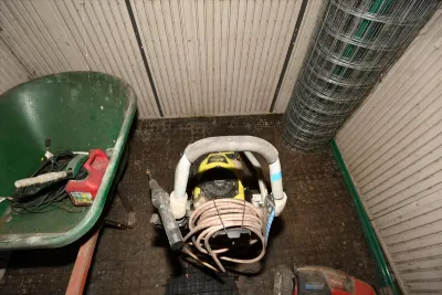 842 shed