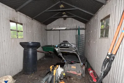 832 shed