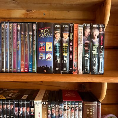 Midsomer Murders, Castle & More Box Sets & DVD’s (LR3-BM)