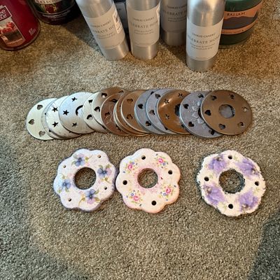 Large Jarred & Tinned Candle Lot Incl Yankee Candle & More (LR2-BM)