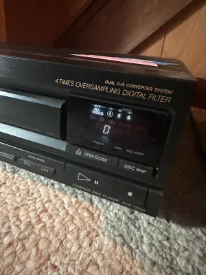 Sony CDP-C500 5-Disc CD Changer – Powers On, Playback Untested (A Den)